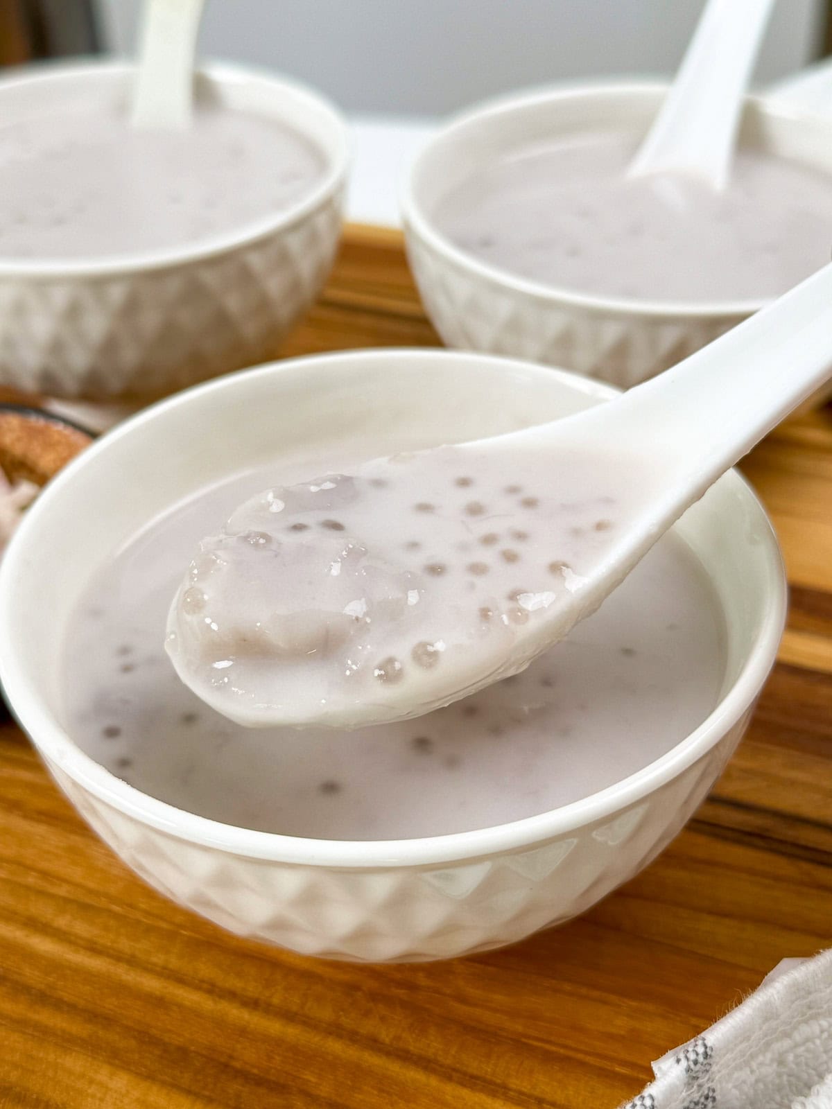 Taro Sago with a spoon main view